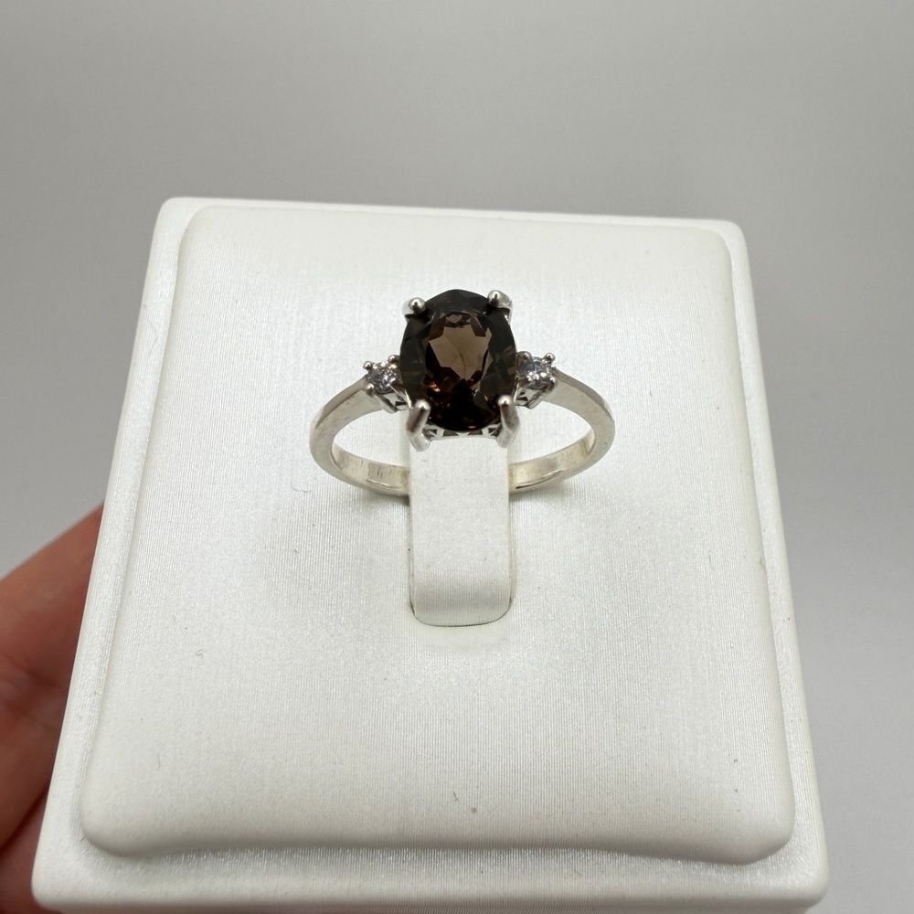 NWOT 8x6mm oval cut smoky quartz w/ two accent cz‎ diamonds in 925 ring!
